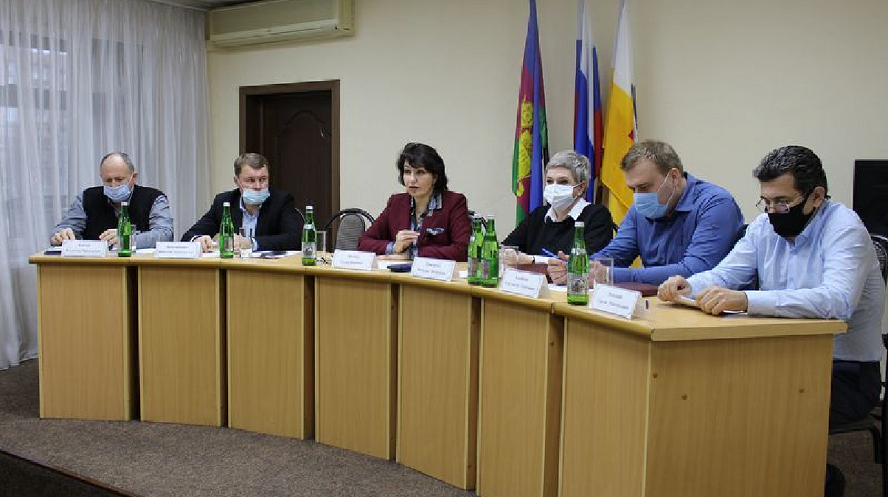 В администрации Центрального округа состоялось совещание с представителями торговых центров и ярмарок