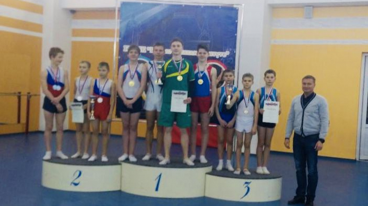 Батутисты «Спортивной школы олимпийского резерва № 3» завоевали 50 медалей в открытом первенстве и Кубке края