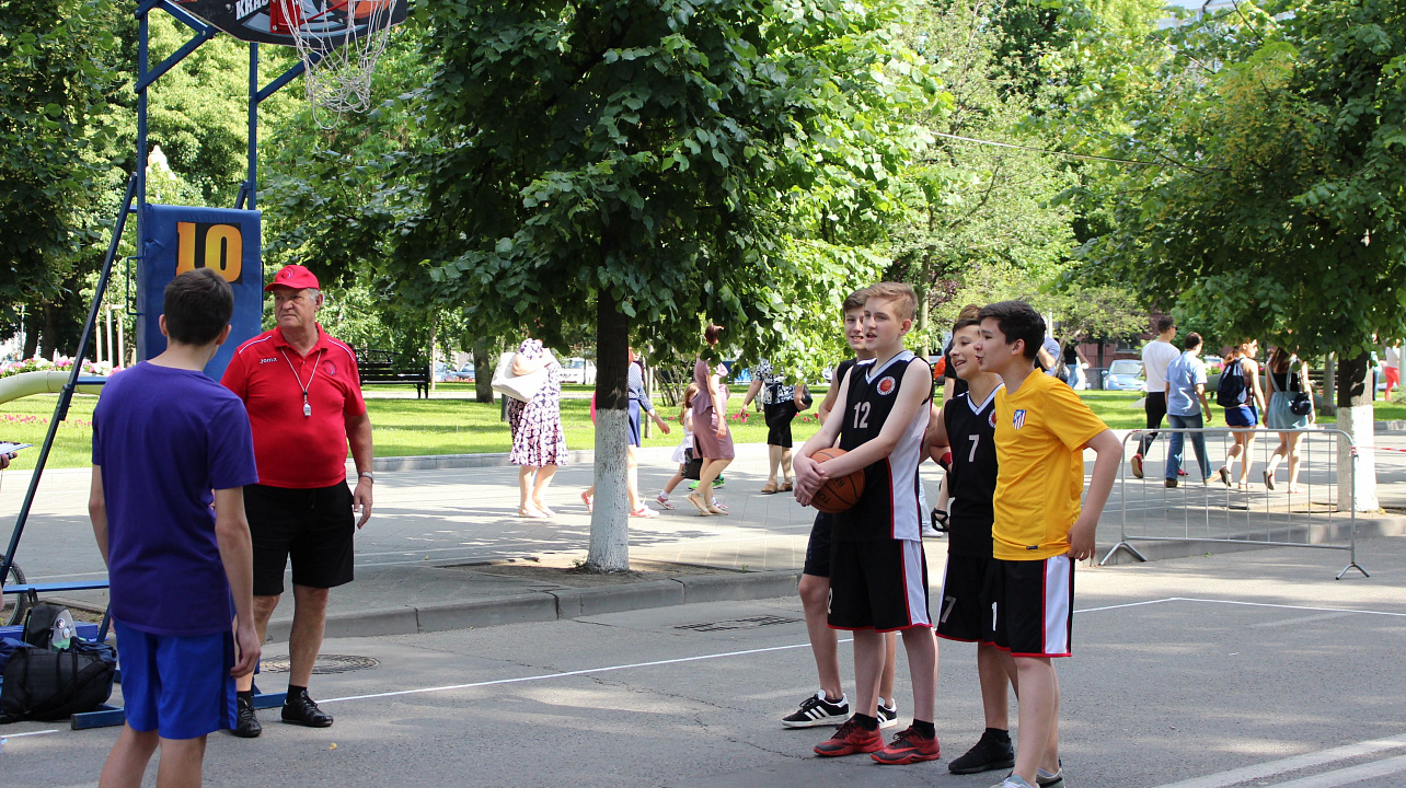 Фотоотчет с юношеской суперлиги по уличному баскетболу
