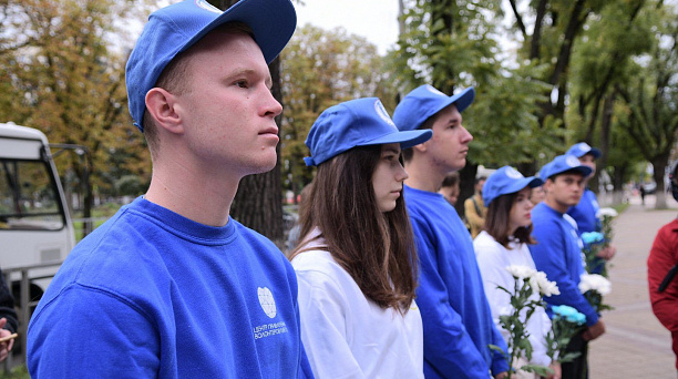 В Краснодаре открыли памятник изобретателю телевидения Борису Розингу