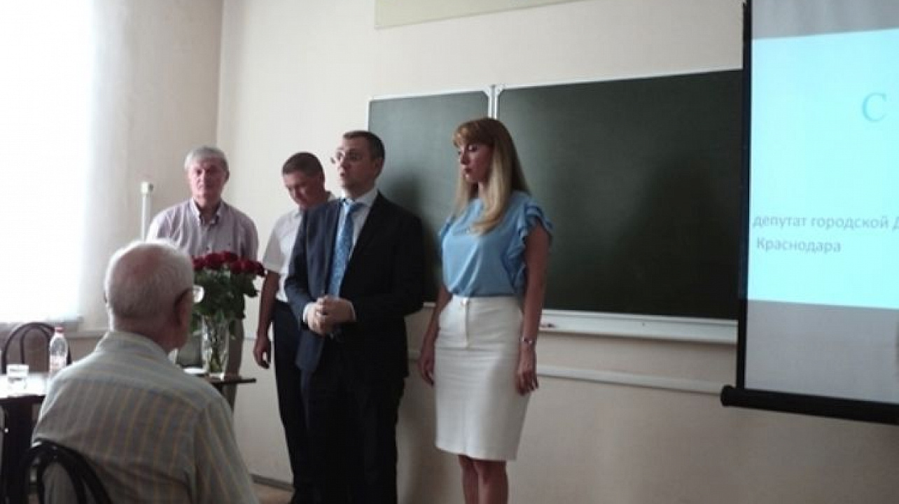 Депутаты городской Думы Краснодара продолжают отчитываться о проделанной работе