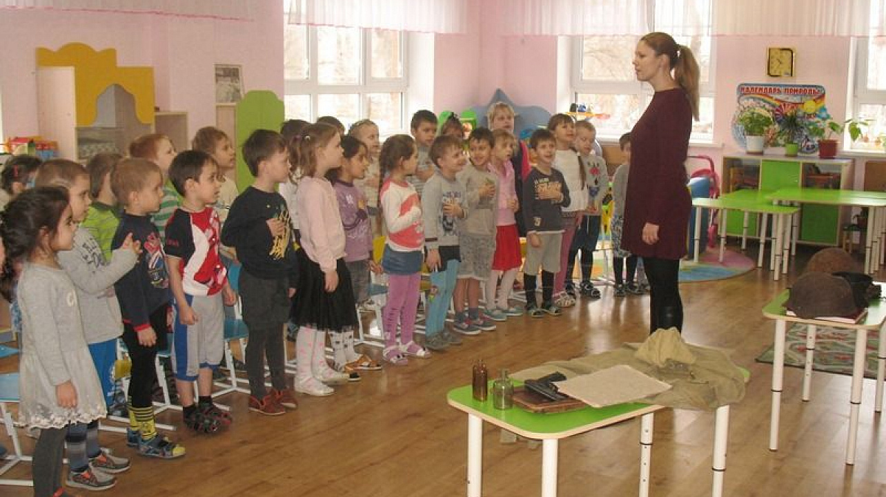 Воспитанники детского сада № 99 побывали на выставке военных экспонатов