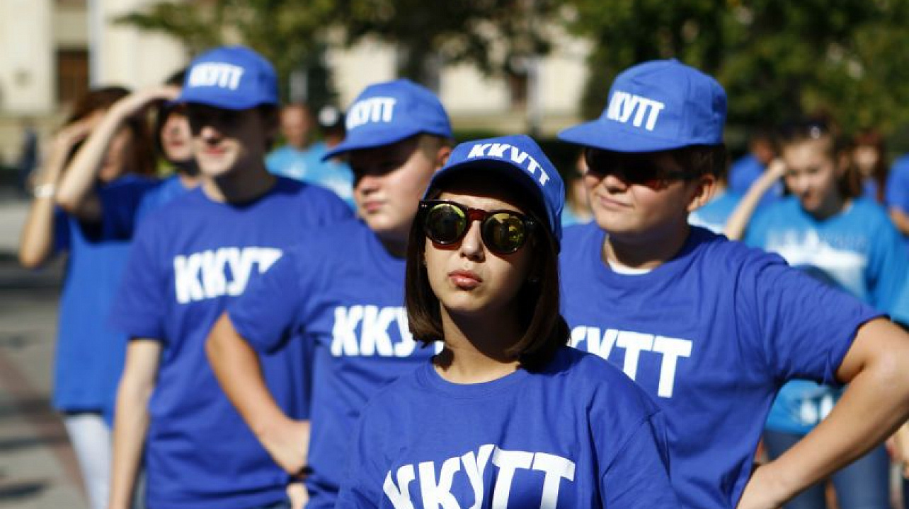 В Краснодаре сотни студентов ВУЗов  и ССУзов  приняли участие  в поэтической зарядке