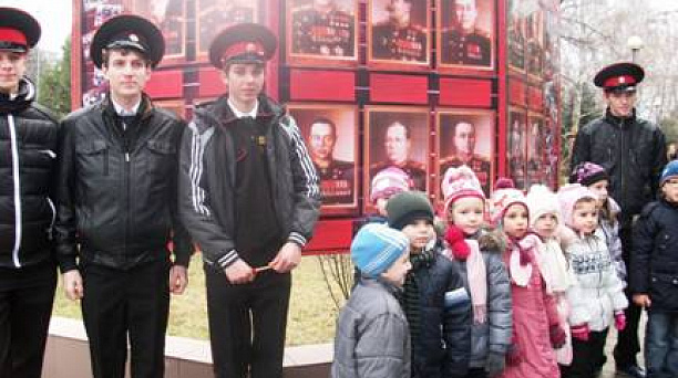 Студенты Патриотического казачьего клуба Центрального округа посетили воспитанников детского сада № 94