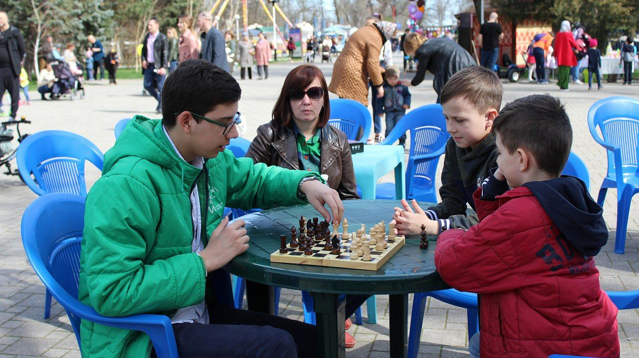 Молодёжный совет Западного округа организовал и провел соревнования, направленные на интеллектуальное развитие молодёжи