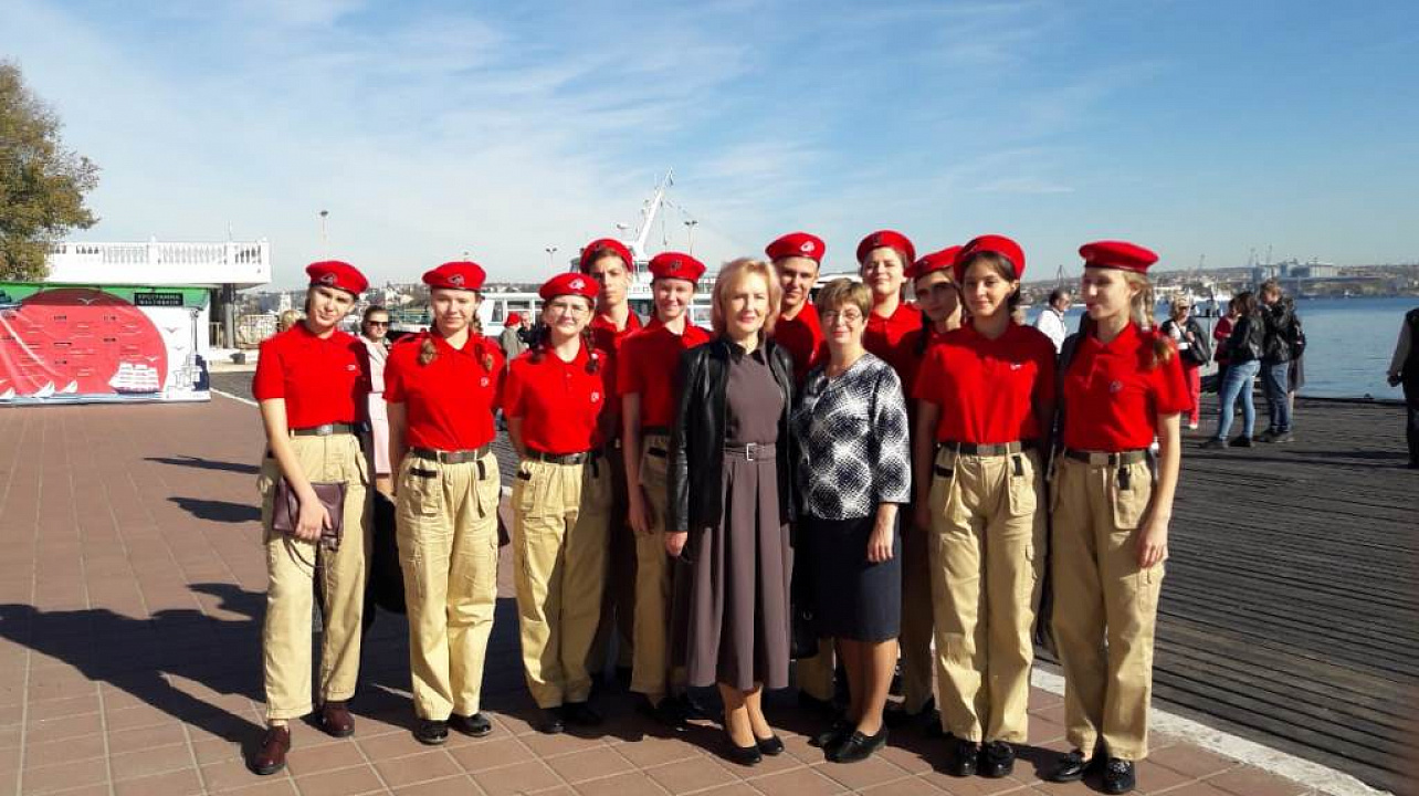 Юнармейцы Западного округа провели патриотические каникулы в Крыму