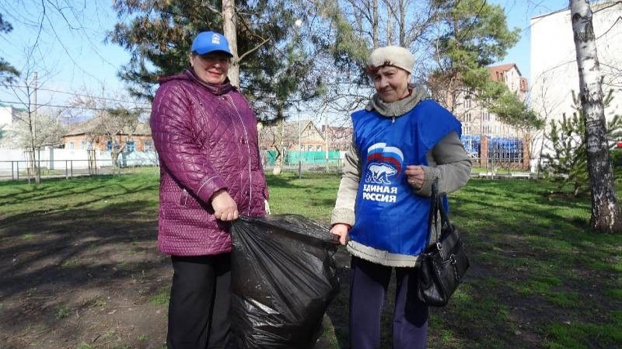 Союз пенсионеров России провел субботник на улице Стасова.jpg