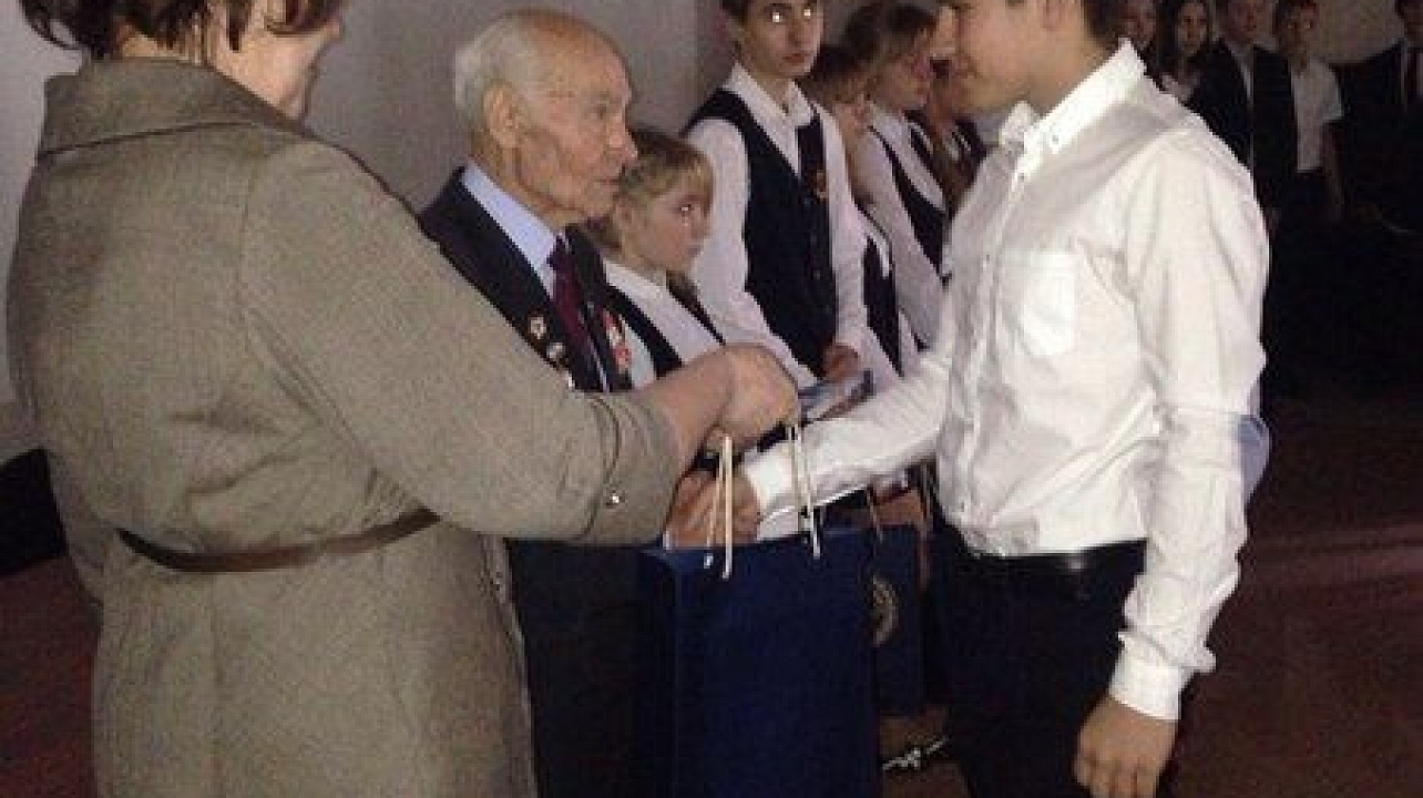 Двадцати юным прикубанцам вручили паспорта граждан России