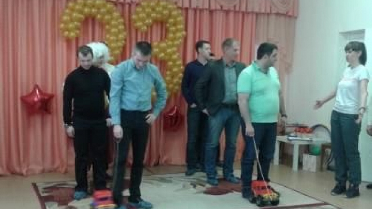 Воспитанники детского сада № 20 поздравили своих пап.jpg