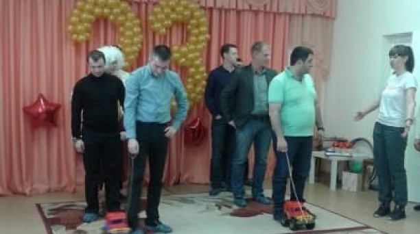 Воспитанники детского сада № 20 поздравили своих пап