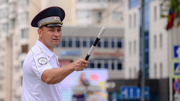 Евгений Наумов и Вера Галушко поздравили сотрудников Госавтоинспекции с профессиональным праздником