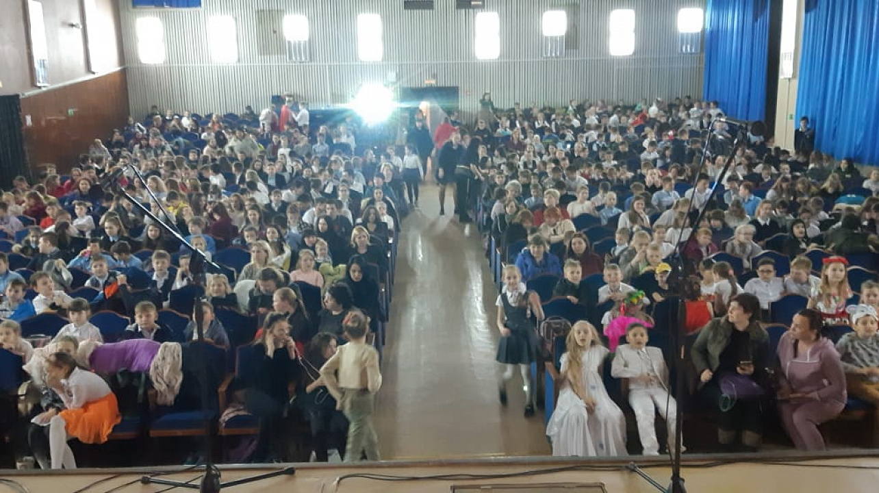 В сельском Доме культуры станицы Елизаветинской состоялся конкурс программ антинаркотической направленности