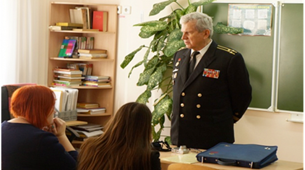 Учащиеся гимназии № 36 встретились с ветераном Вооруженных Сил Российской Федерации