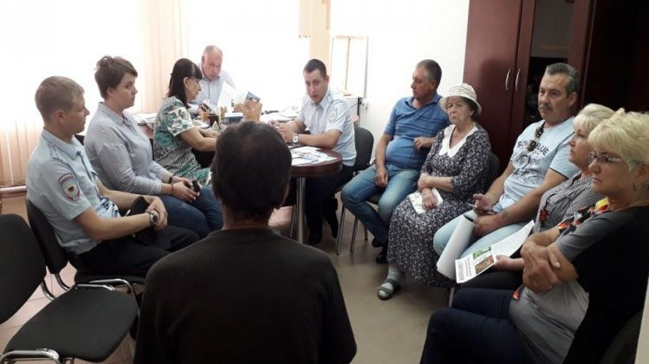 В администрации станицы Елизаветинской состоялось расширенное заседание территориальной комиссии по профилактике правонарушений