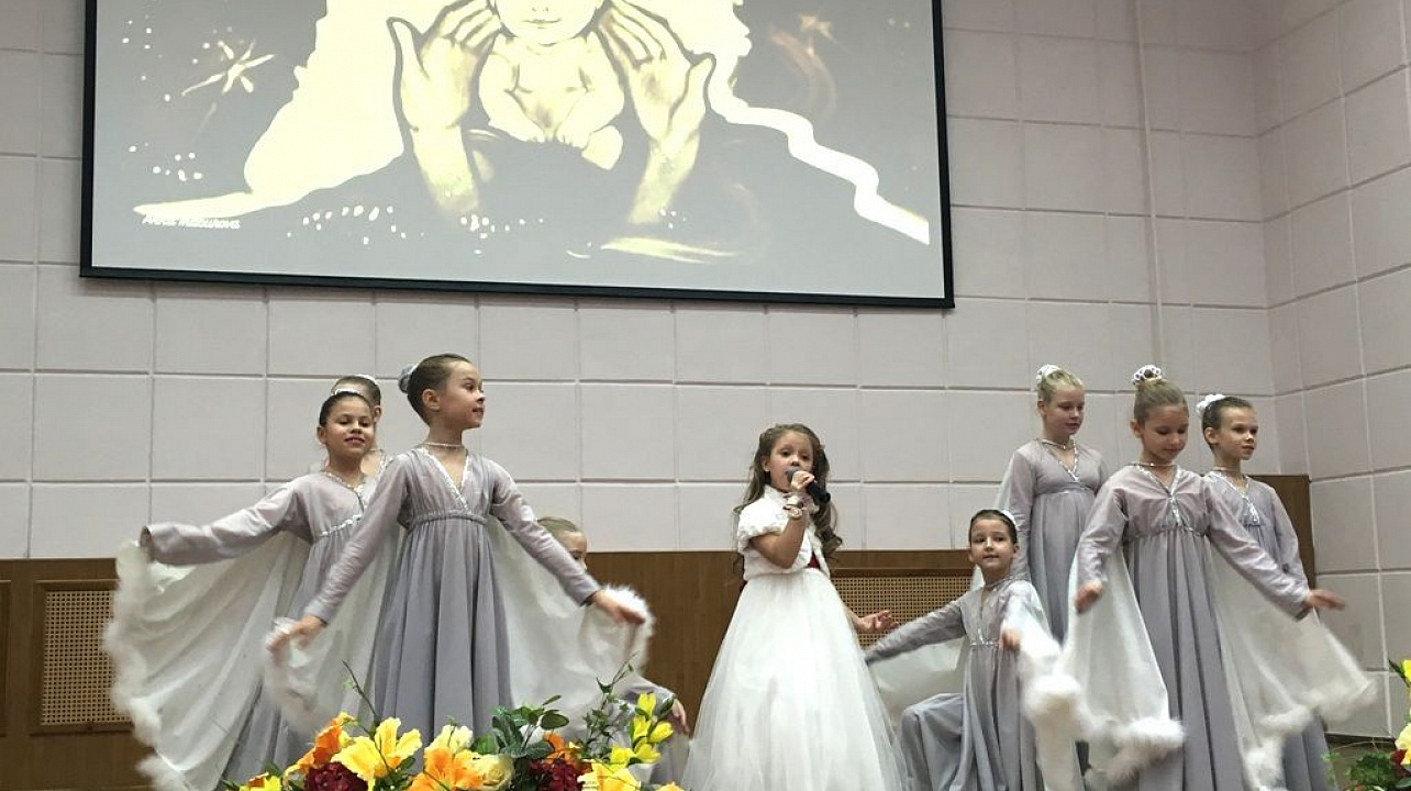 Западный Дом культуры провел праздничный концерт «Мама — ангел Мой!»