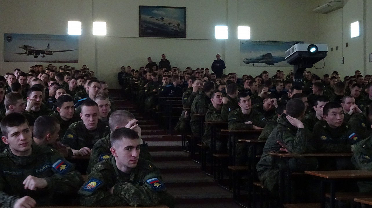 Для курсантов Западного округа прошел час поэзии