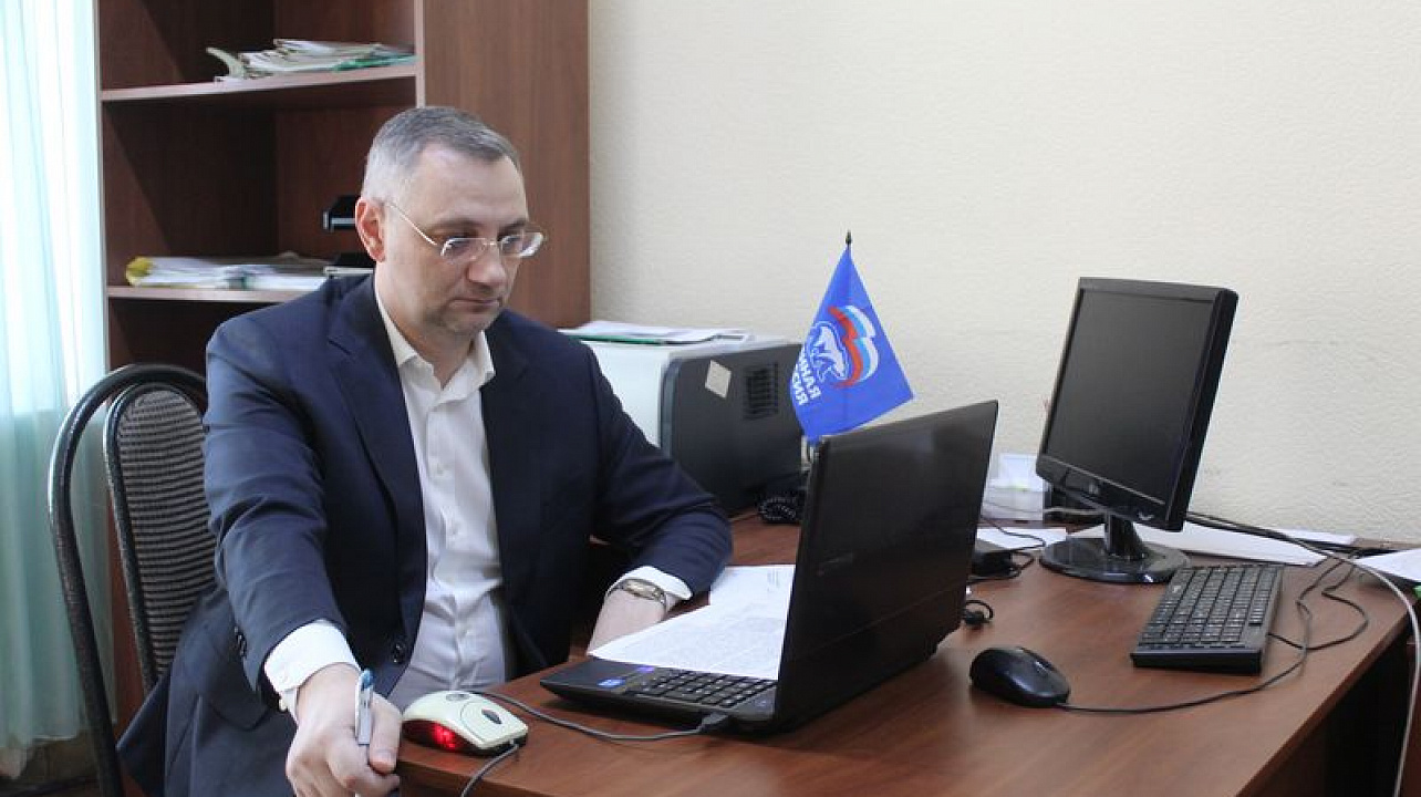 Заместитель председателя Совета сторонников партии краснодарского местного отделения партии «Единая Россия» Сергей Громыко провел личный прием граждан