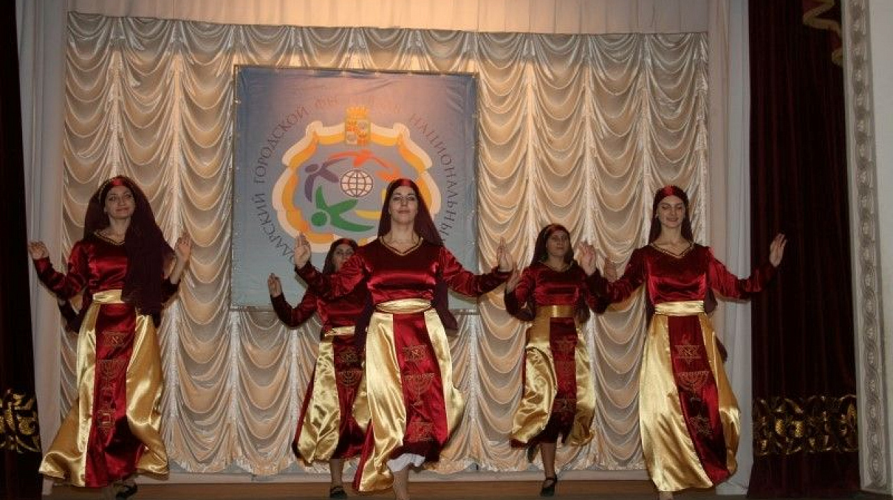 Юбилейный фестиваль национальных культур прошёл в Краснодаре (10).JPG