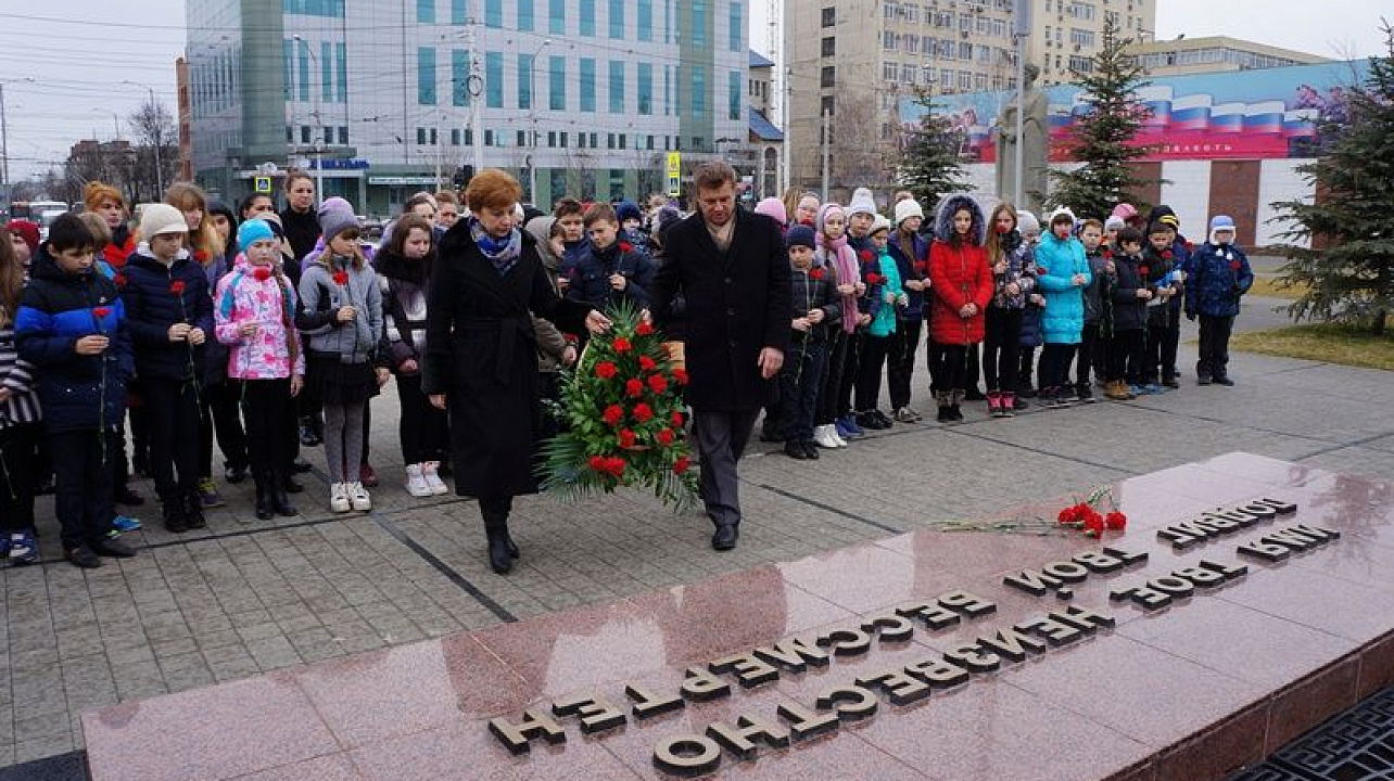 В Западном округе прошли торжественные возложения цветов в рамках 73-й годовщины освобождения Краснодара от немецко-фашистских захватчиков
