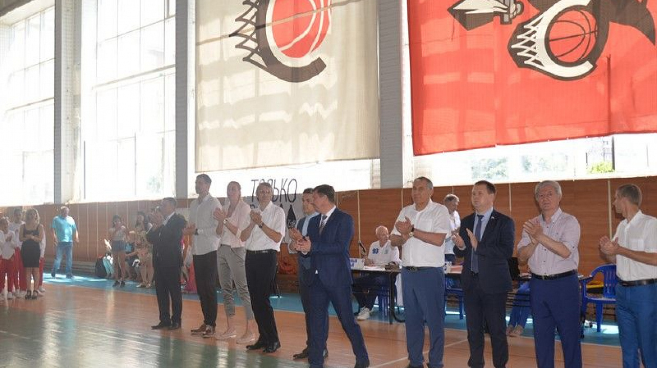 В Краснодаре прошел турнир по волейболу на Кубок Главы города.jpg