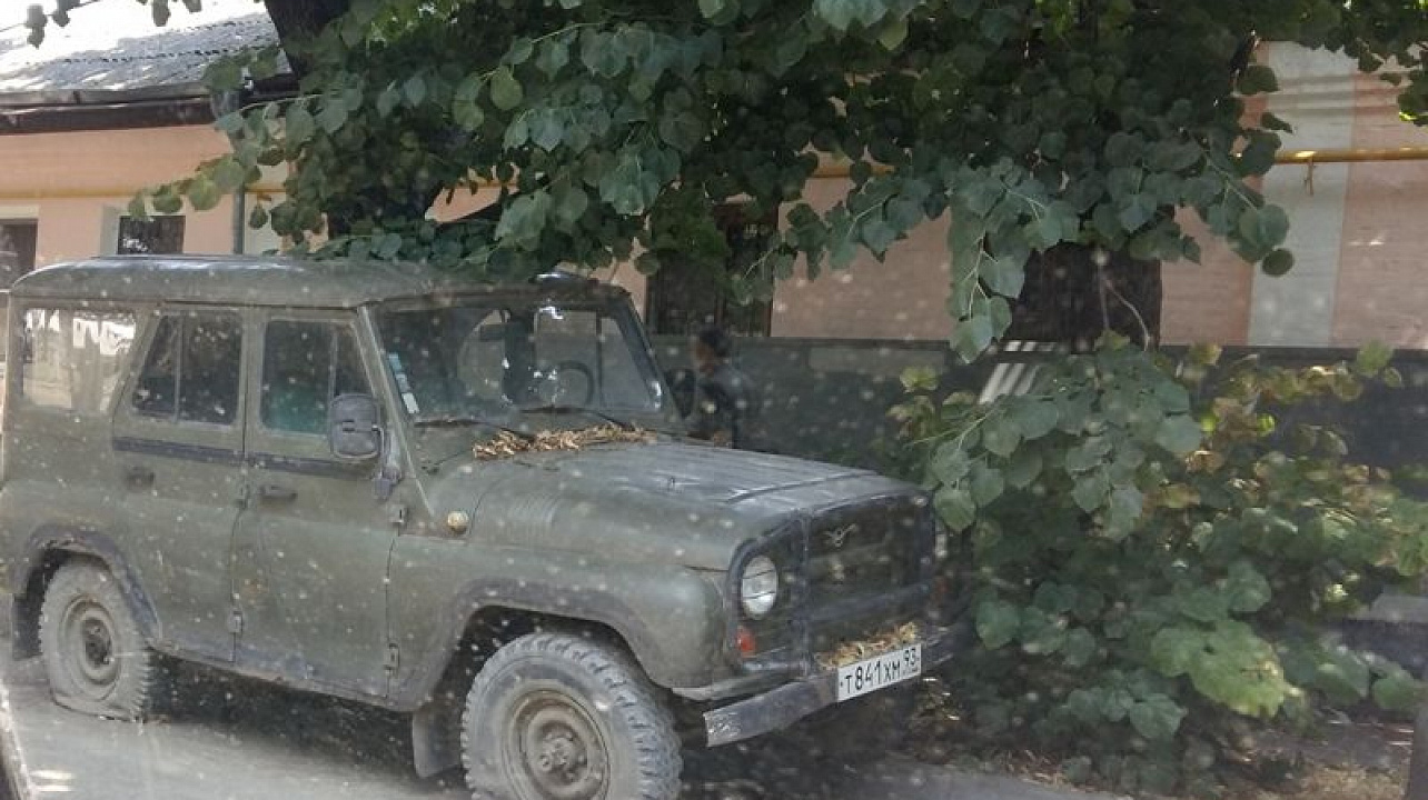 В Центральном округе продолжается работа по выявлению брошенных автомобилей