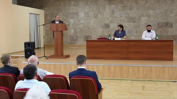 Депутаты Законодательного Собрания Краснодарского края и городской Думы Краснодара отчитались перед жителями Центрального округа