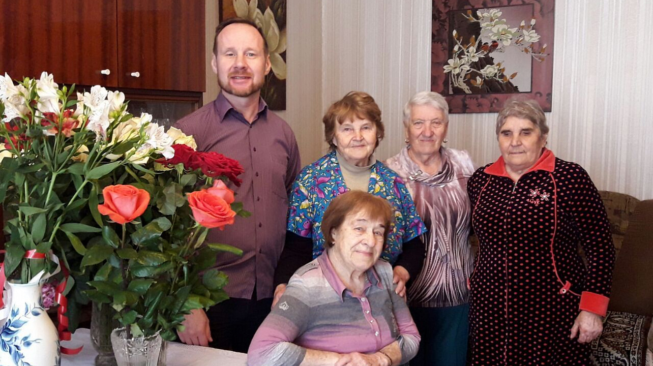 В Прикубанском округе поздравили 90-летнего юбиляра