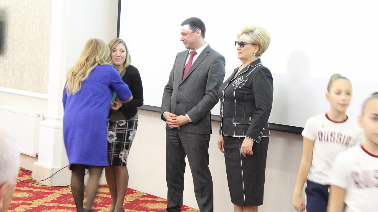 Спортивные итоги года подвели в Краснодаре. Атлетов и тренеров поблагодарил за достижения и поздравил с наступающим 2018 годом мэр Евгений Первышов. Часть 2.