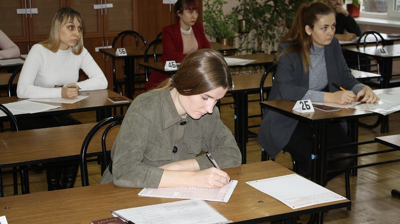 Молодые педагоги Западного округа прошли пробный госэкзамен