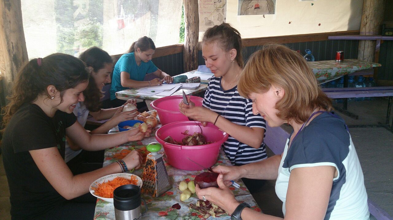 Воспитанники Центра детского творчества Прикубанского округа побывают в Деревне дольменов и пещере древнего человека