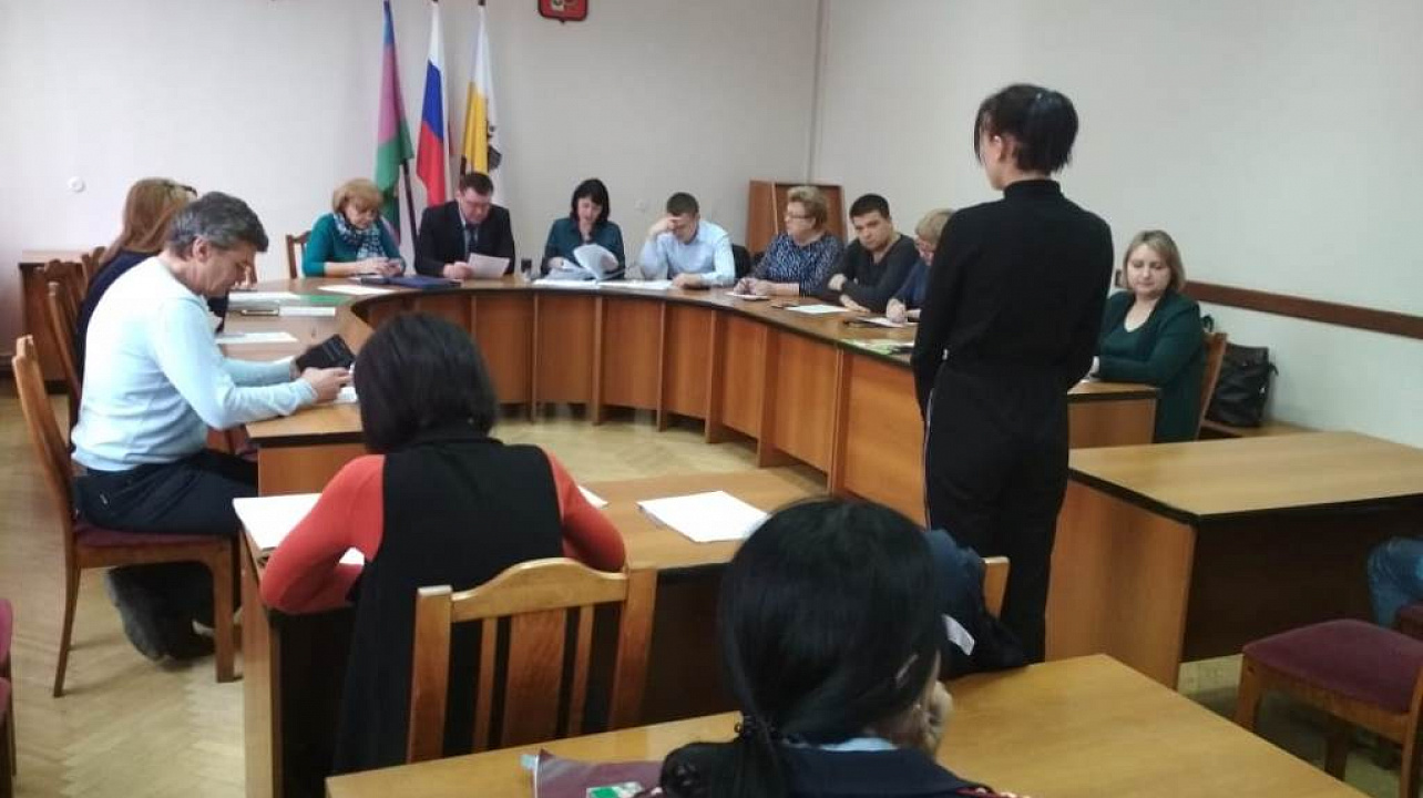 Окружная комиссия по делам несовершеннолетних подвела итоги работы за год