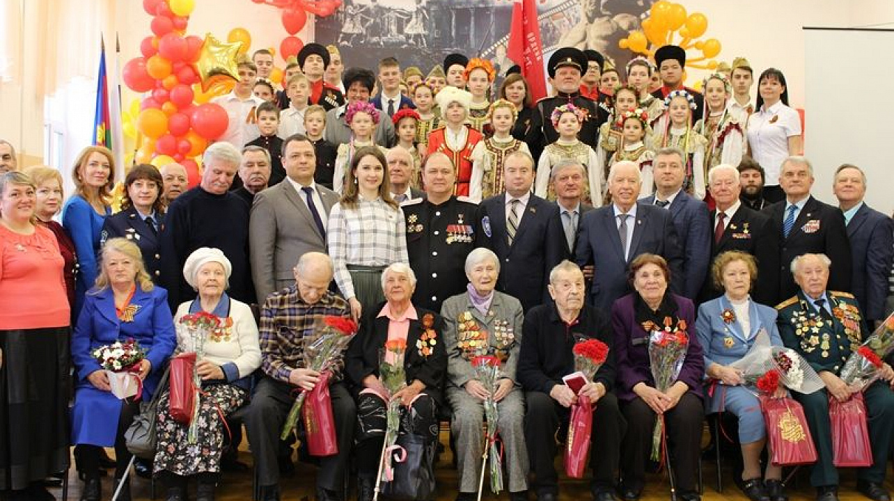 Сегодня в Центральном округе чествовали участников Сталинградской битвы