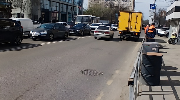 Движение транспорта по ул. Зиповской в ночь с 26 на 27 марта ограничат в связи с ремонтом канализационного колодца