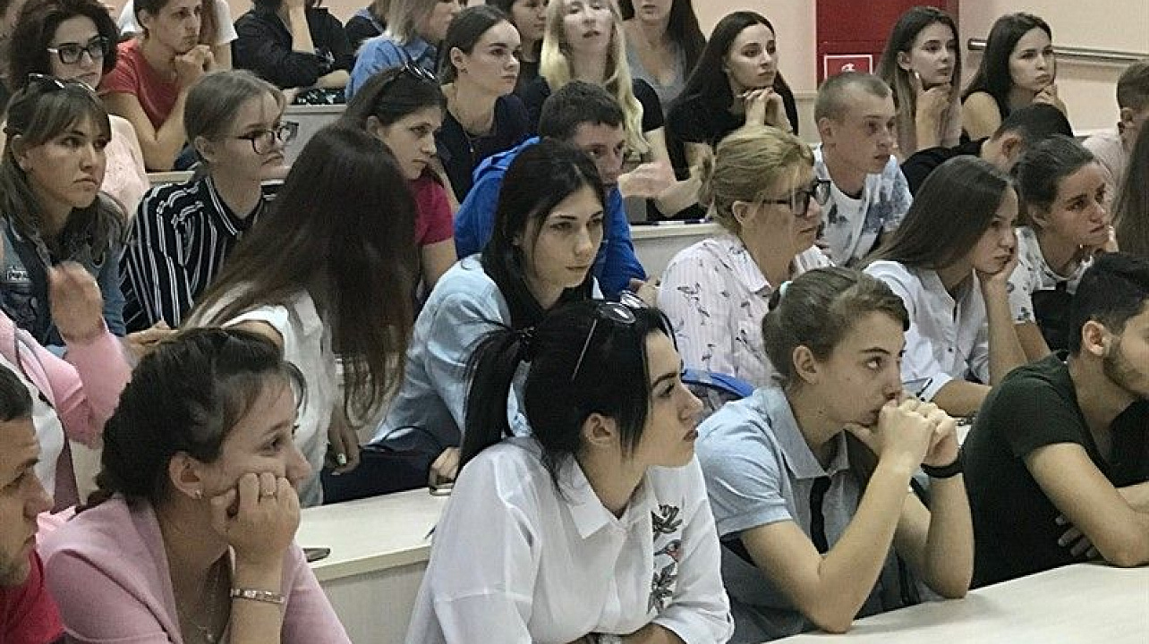 «Край милосердия» провел семинар по социальной адаптации детей с особенностями развития для студентов Университета физкультуры.jpg