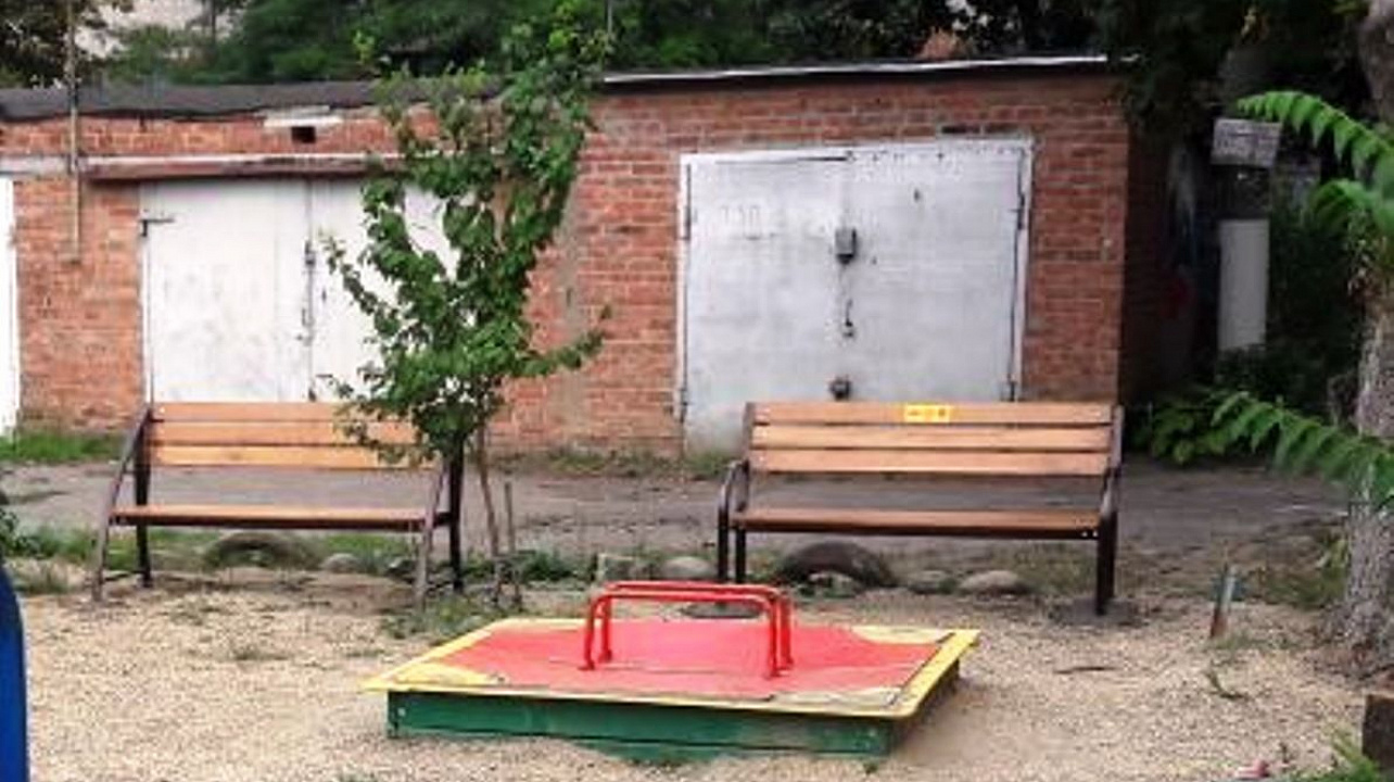 В Западном округе продолжается благоустройство территории