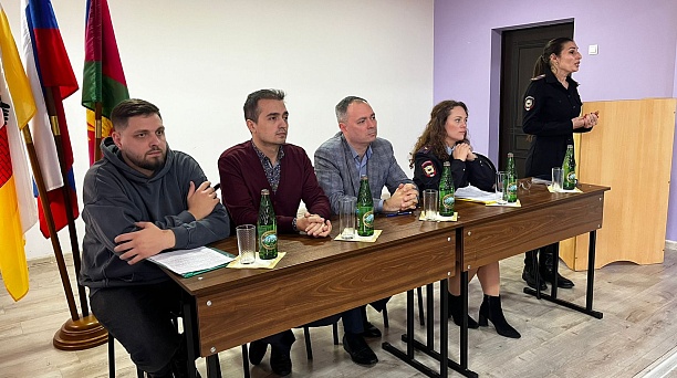 С кураторами учебных групп Краснодарского кооперативного института проведено обучение в рамках проекта «Выездной кабинет профилактики»
