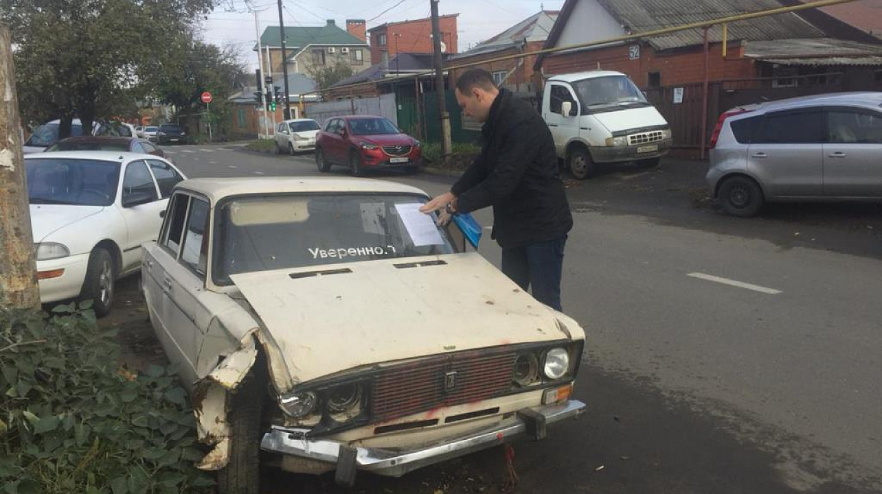 В Западном округе прошел рейд по выявлению брошенных машин