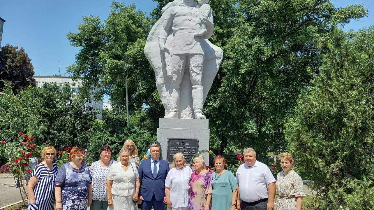 Акция «Свеча памяти» и возложения цветов у памятников участникам Великой Отечественной войны сегодня прошли по всему Прикубанскому округу