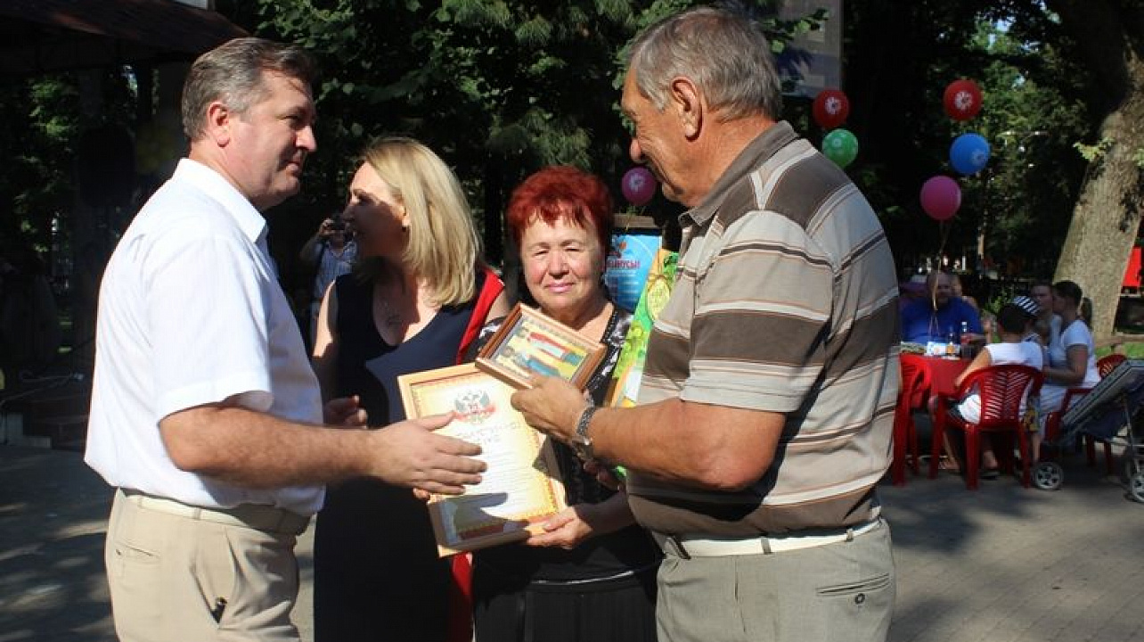 Центральный округ отметил Всероссийский день семьи, любви и верности