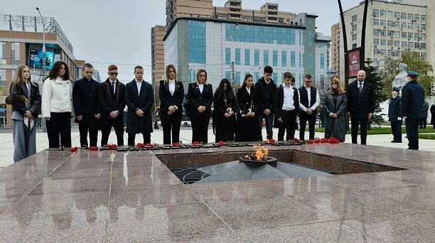 В Краснодаре делегация из Восточного Сараева возложила цветы к Вечному огню и посетила Пост №1