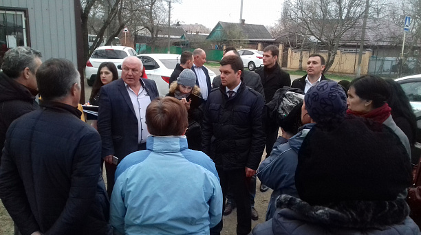 Глава администрации Прикубанского округа встретился с жителями станицы Елизаветинской и поселка Белозерный