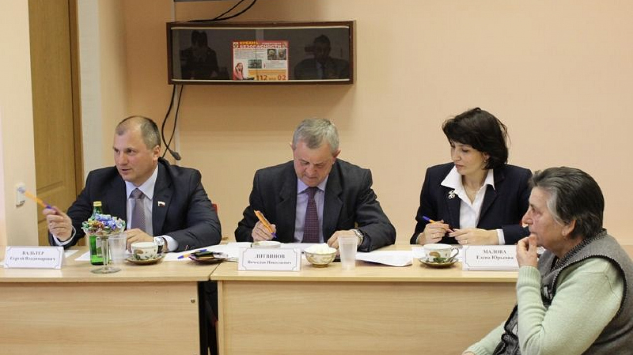 Глава Центрального округа встретился с руководителями ТОС