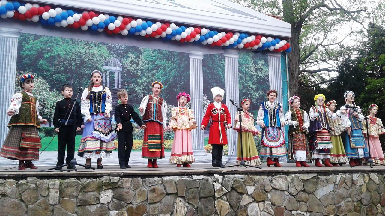 Весенне-летний сезон открыли парки Западного округа