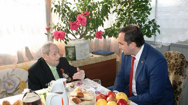 Жителя Прикубанского округа поздравили со 105-летием