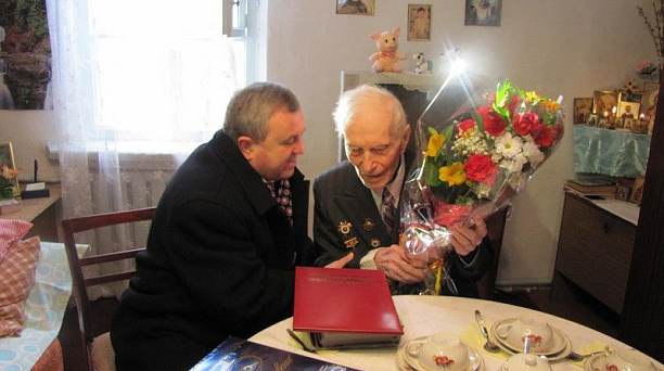 Жителю Центрального округа в день Победы под Сталинградом исполнилось 100 лет