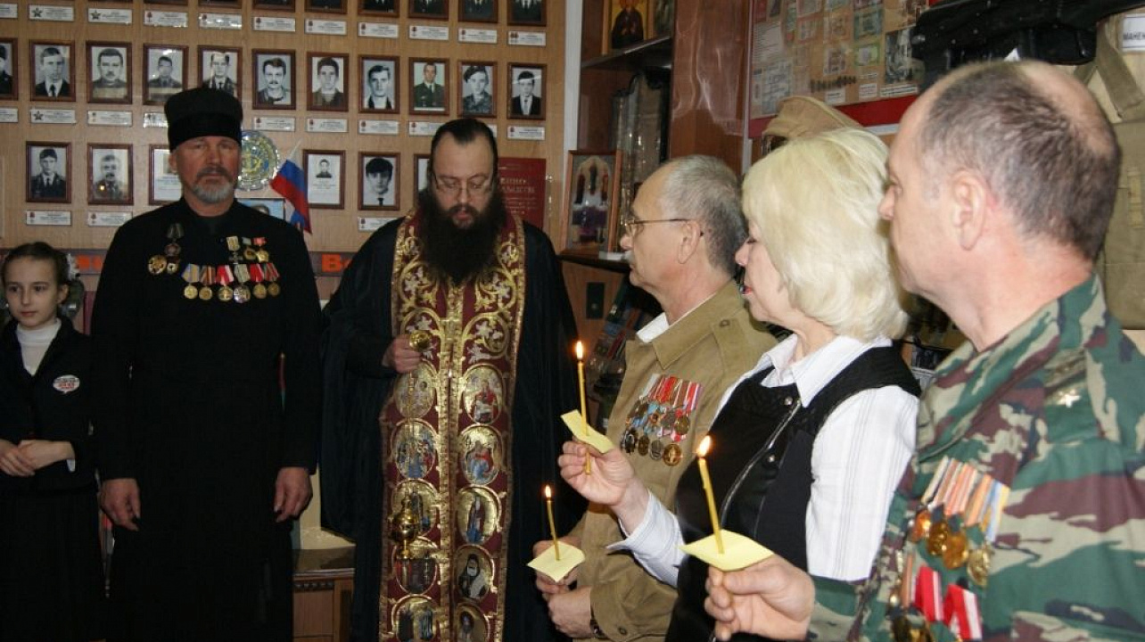 В Прикубанском округе священнослужители Свято-Георгиевского храма отслужили литию по погибшим воинам-интернационалистам