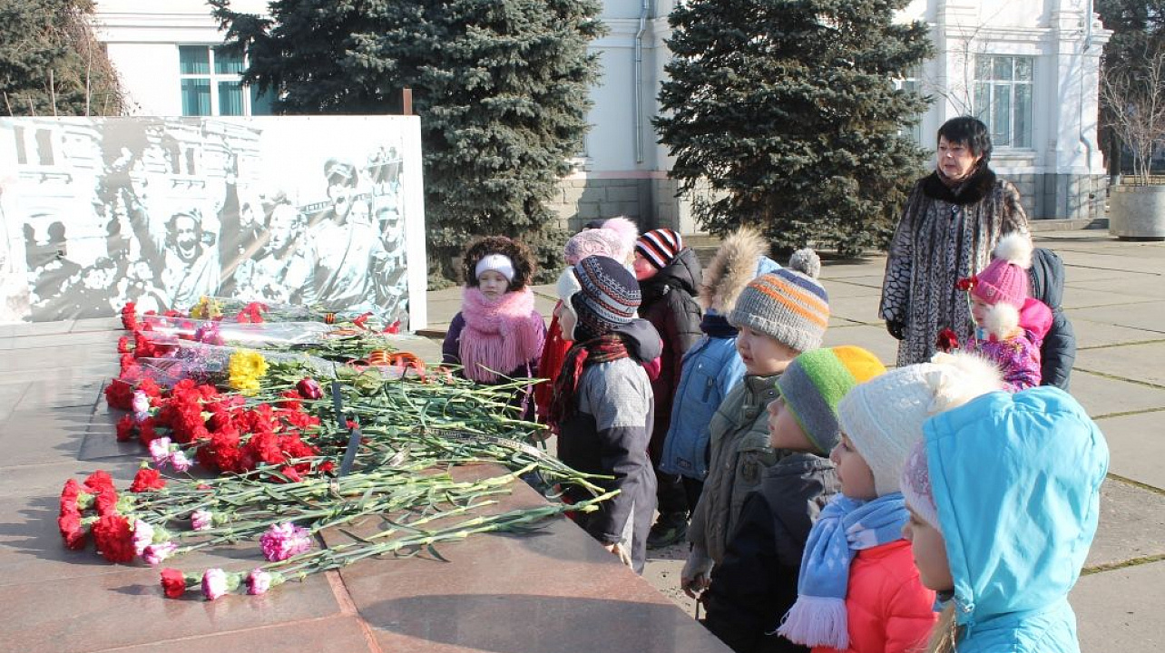 Воспитанники детского сада Западного округа приняли участие в возложении