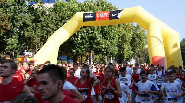 В самом массовом осеннем забеге Краснодара стартовало более 5, 5 тысяч участников