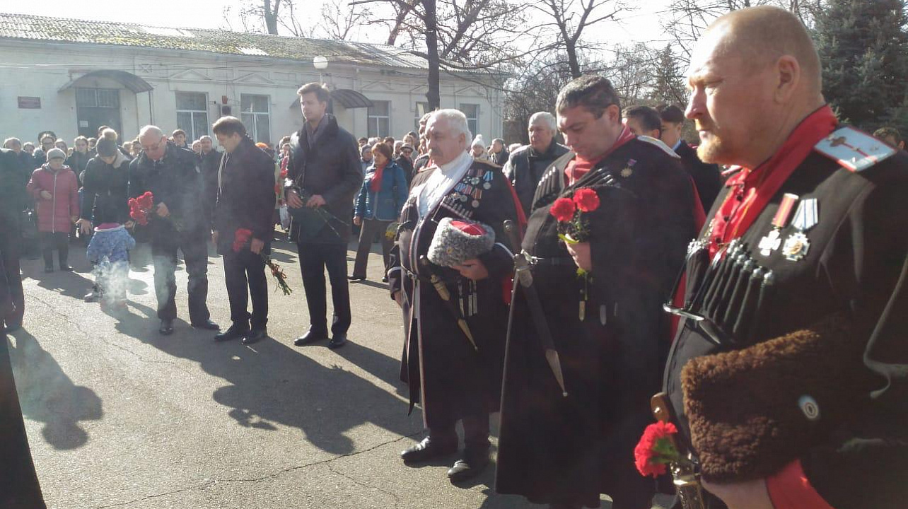 Казаки Пашковского станичного казачьего общества приняли участие в митинге, посвященном  Дню освобождения Краснодара