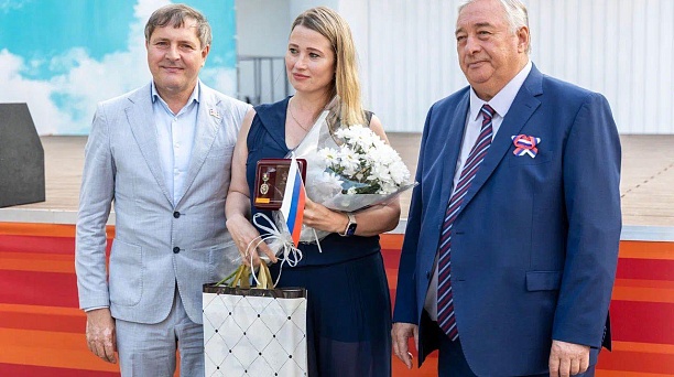 Самым активным членам ТОС Краснодара вручили Памятный знак ЗСК